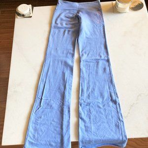 Lululemon flared yoga pant (size 2) periwinkle / powder blue,  HTF / vary rare